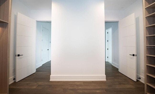 Building Photo - 3010 W Trilby Ave