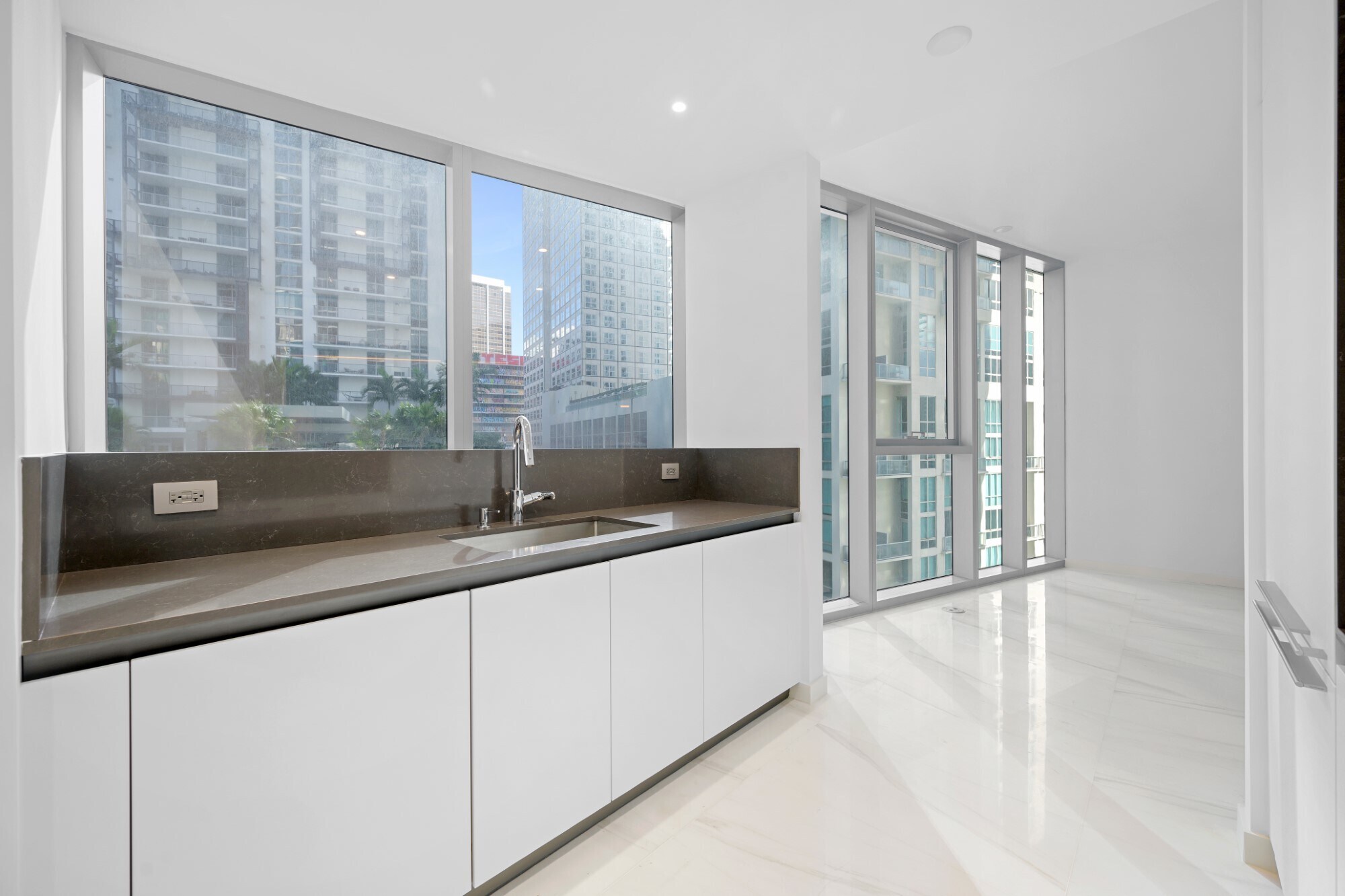Building Photo - 300 Biscayne Boulevard Way