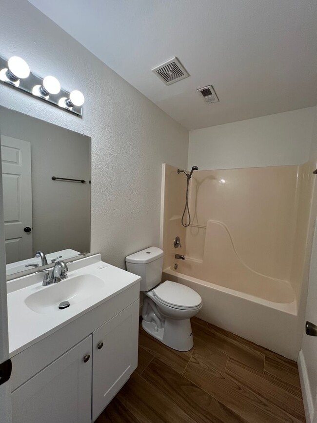 Building Photo - 428 Kays Ln