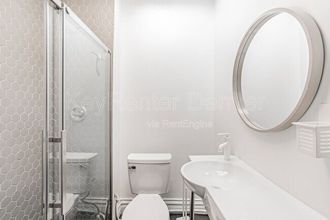 Building Photo - 227 S Logan St