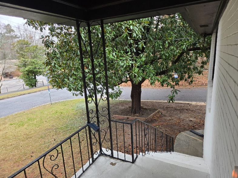 Building Photo - 175 Holly Rd NW