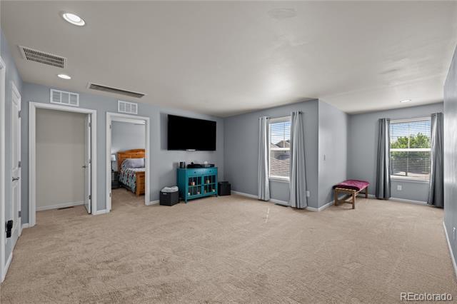 Building Photo - 15411 Village Cir E