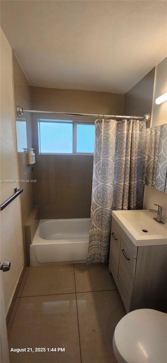 Building Photo - 1050 98th St