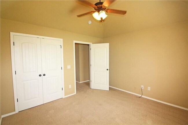 Building Photo - 3001 SW Woodruff St