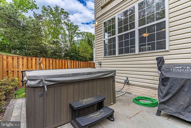 Building Photo - 5736 Governors Pond Cir
