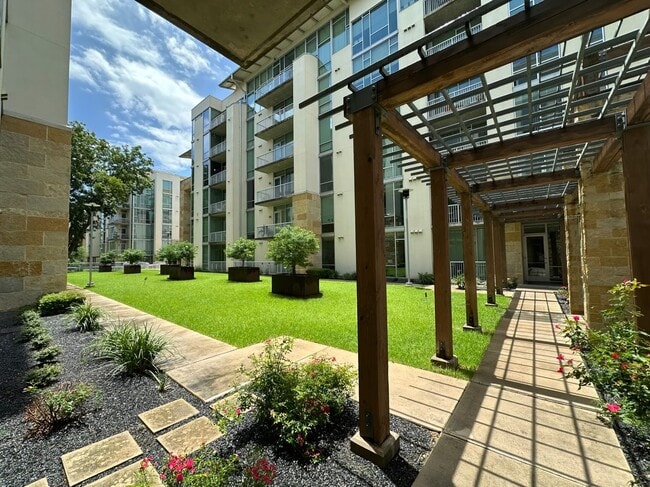 Building Photo - 1600 Barton Springs Rd