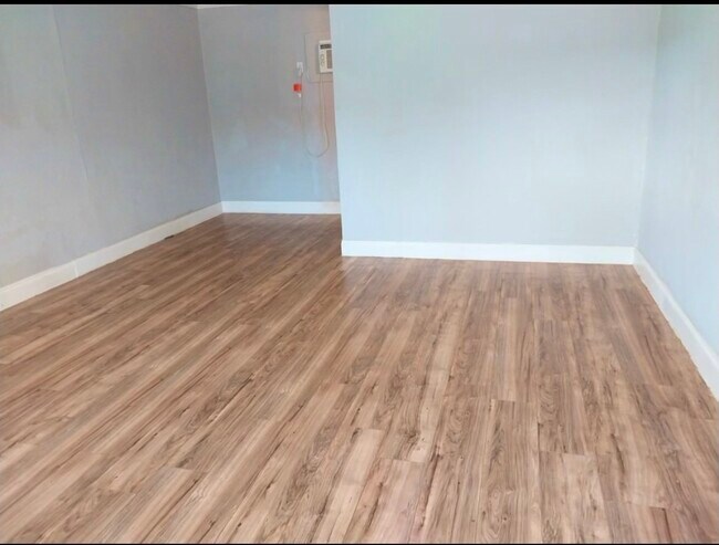 Building Photo - 553597 US-1