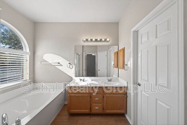 Building Photo - 212 Cloud Crossing