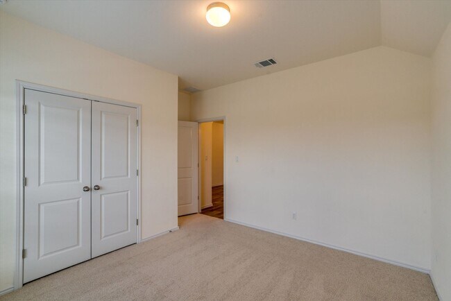 Building Photo - 3500 Pauling Loop