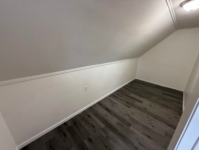 Building Photo - 37 E 49th St