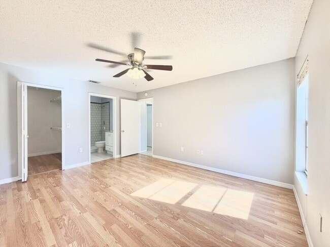 Building Photo - 3455 Countryside Blvd