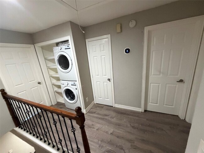 Building Photo - 2810 Grants Lake Blvd