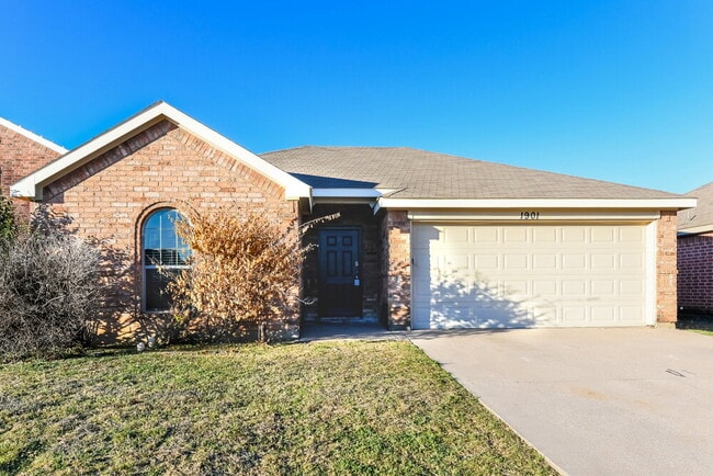 Building Photo - 1901 Belshire Ct