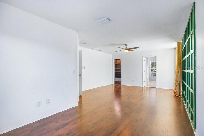 Building Photo - 15016 Heronglen Dr