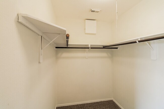 Building Photo - 3519 Apache Meadows Drive
