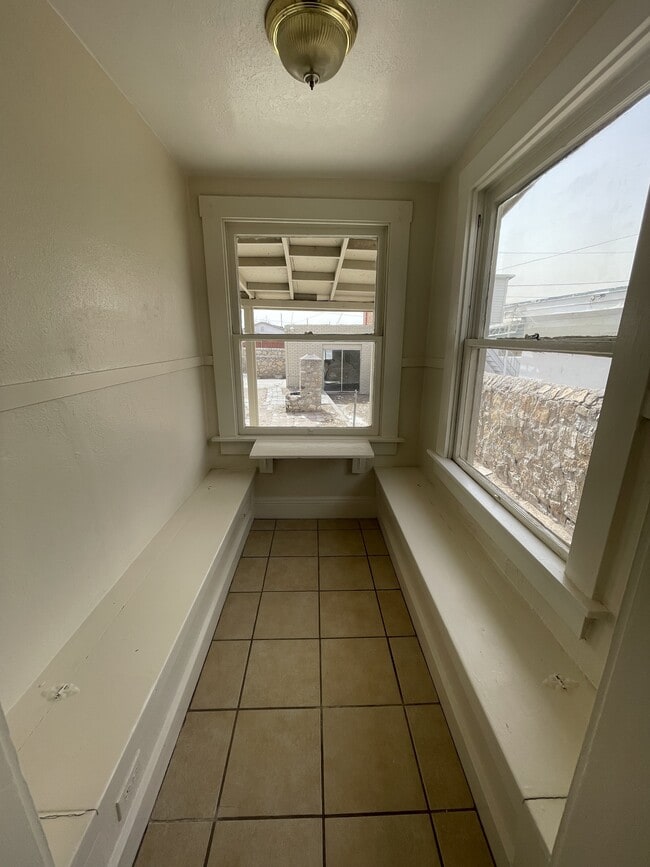 Building Photo - 3720 Chester Ave