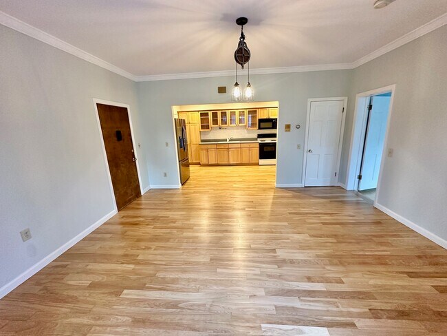 Building Photo - 107 Emery St