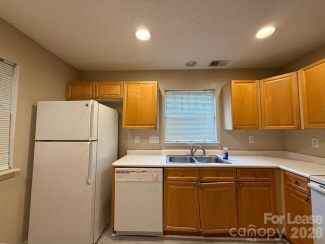 Building Photo - 6007 Cougar Ln