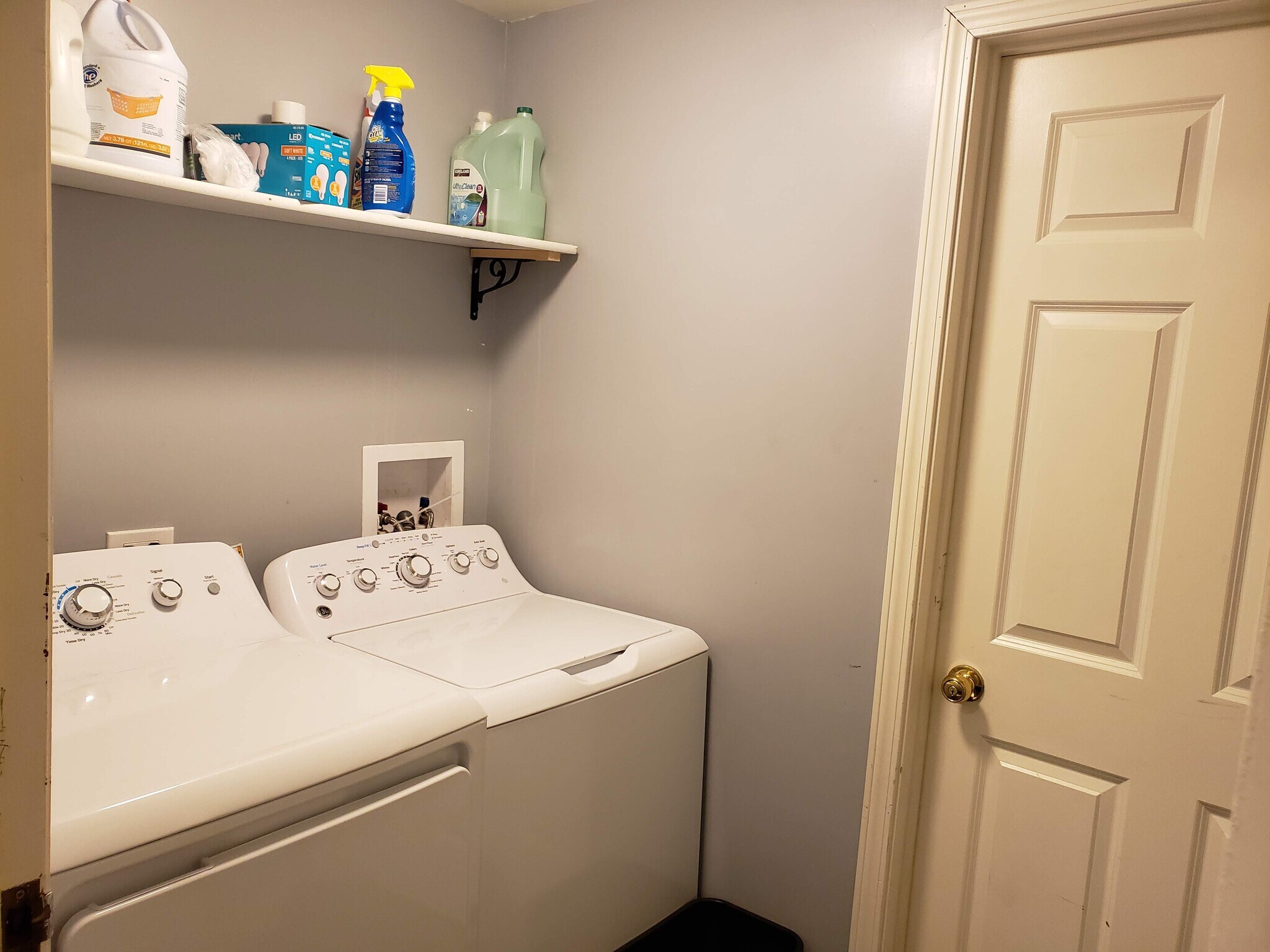 Laundry Room - 1748 W Newport Ave