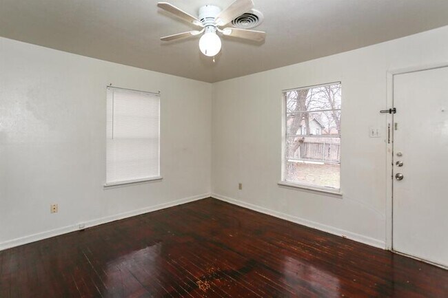 Building Photo - 507 Adams Ave