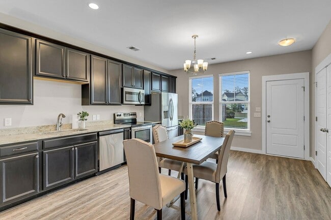 Building Photo - 146 Winding Branch Dr