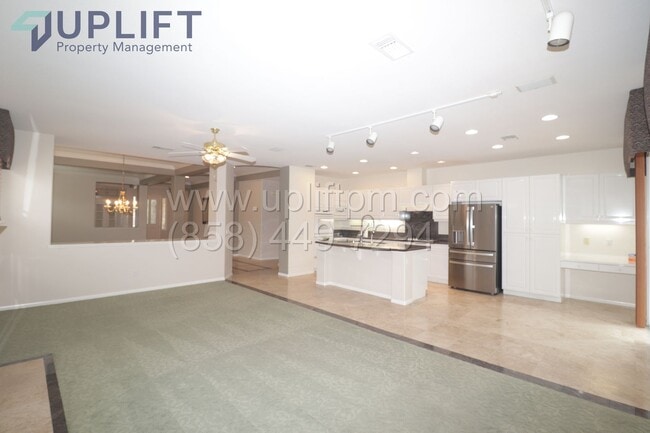 Building Photo - 4 bed 2.5 Bath On A Cula-De-Sac