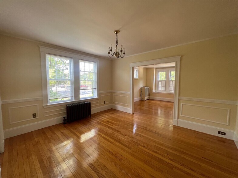 Building Photo - 638 Huron Ave