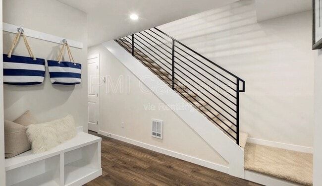 Building Photo - 9227B 16th Ave SW