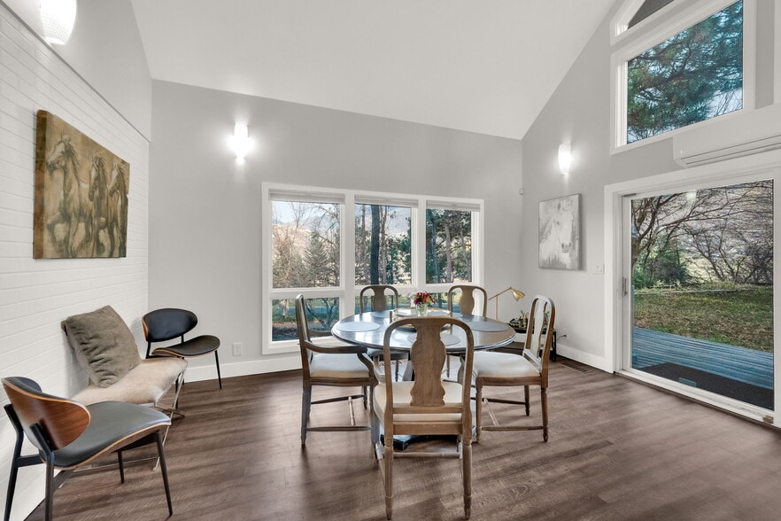 Building Photo - 2578 Dimple Dell Rd