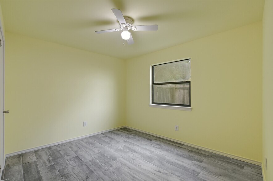 Building Photo - 809 Bracewood Cir