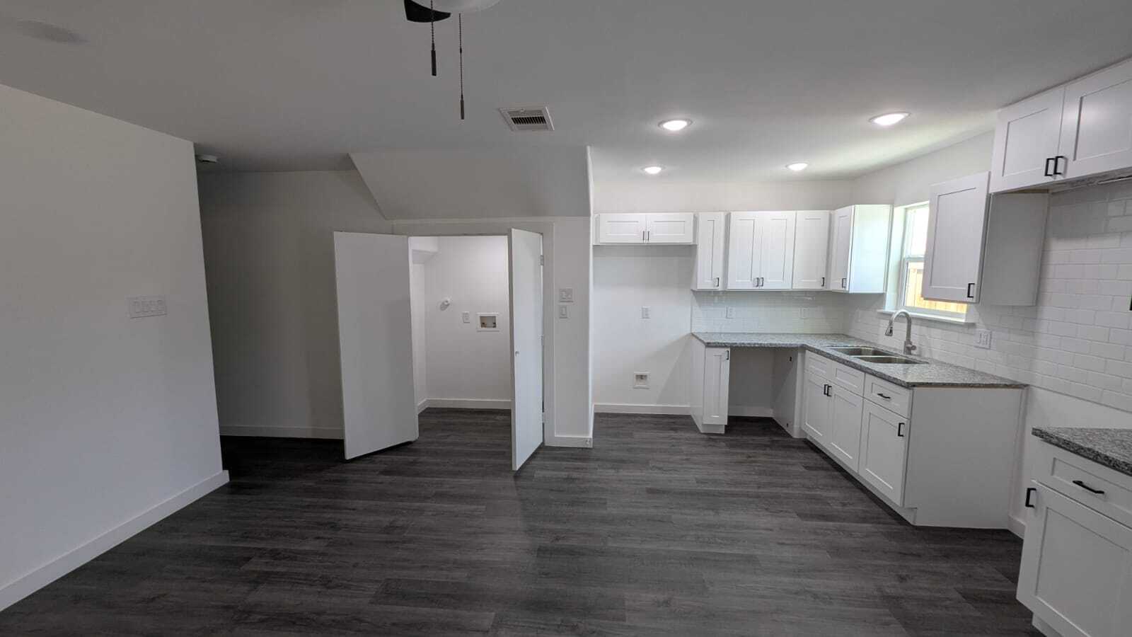 Building Photo - 2310 Wavell St