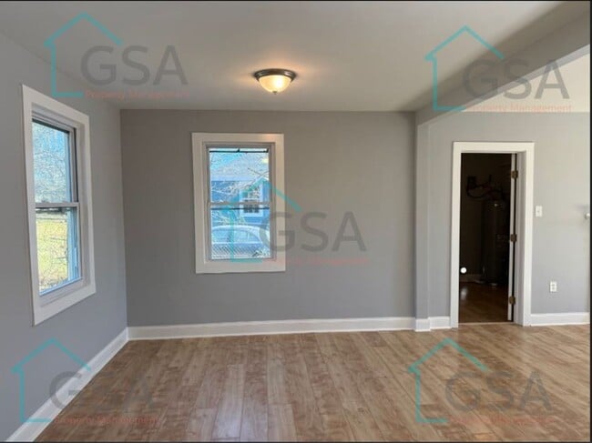 Building Photo - 3 Bedroom 2 Bathroom