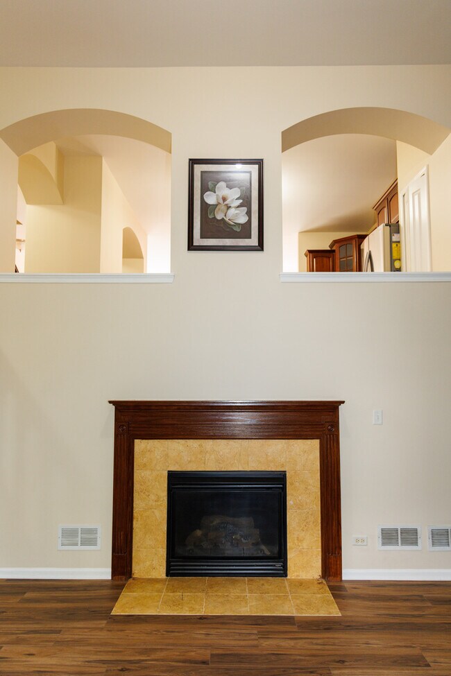 Building Photo - 516 Grosvenor Ln