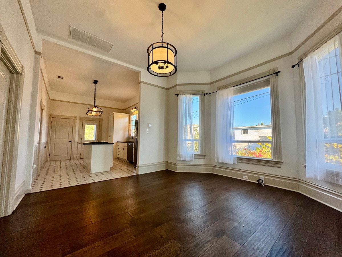 Building Photo - 1054 24th St