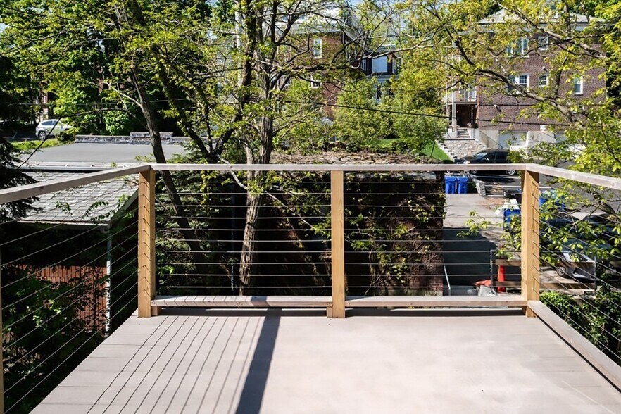 Deck - 15 Colbourne Cres