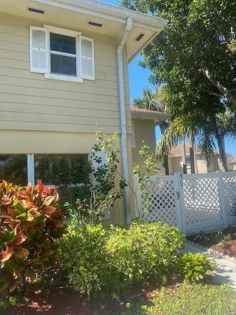 Building Photo - 4701 Roxbury Ct