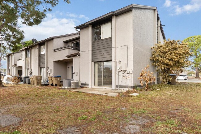 Building Photo - 204 Eden Ln