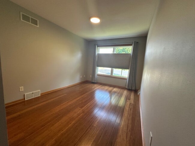 Building Photo - 7006 Parker Hill Dr