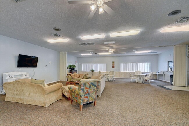 Building Photo - 300 Waterway Dr S