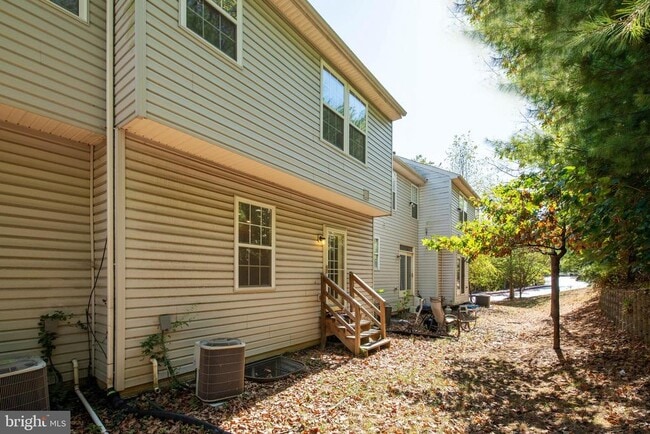 Building Photo - 7025 Water Oak Rd