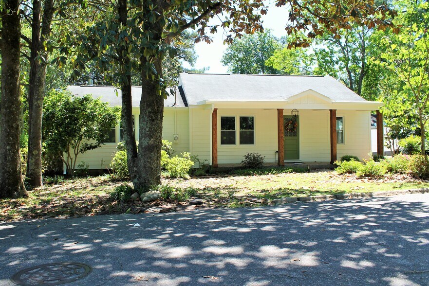 Primary Photo - 275 Piney Ln