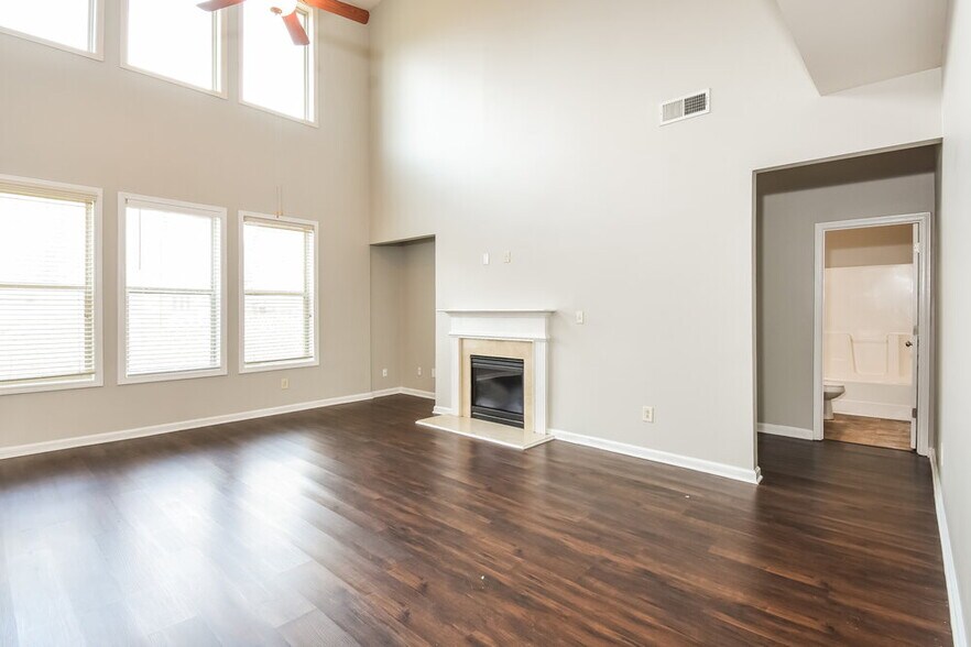 Building Photo - 192 Moorland Way NE