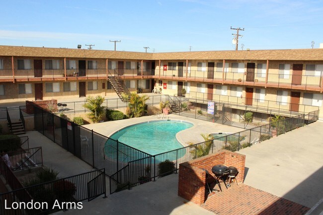 Building Photo - 14030 Chadron Ave