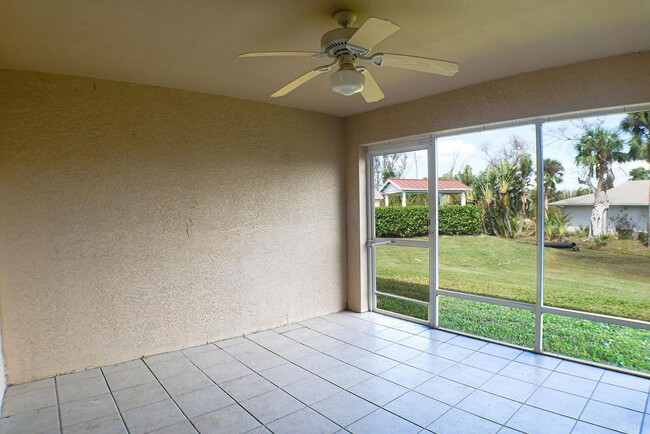 Building Photo - Updated Condo 3 beds 2 baths in Fort myers...