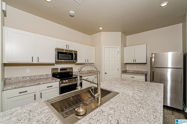 Building Photo - 832 Lora Ln