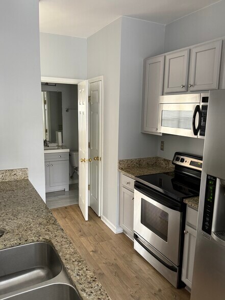 Kitchen/ half bath - 1732 Pryor Rd SW