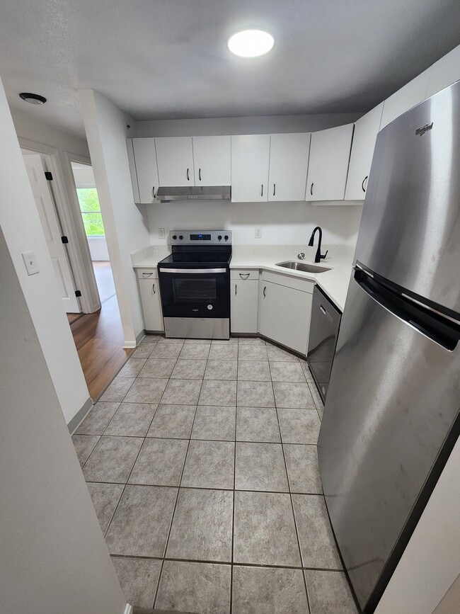 Building Photo - Rivers Edge