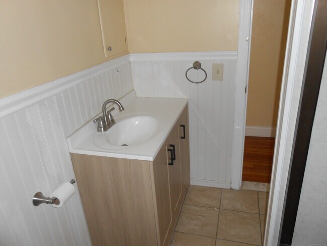 Building Photo - 1537 W Broad St