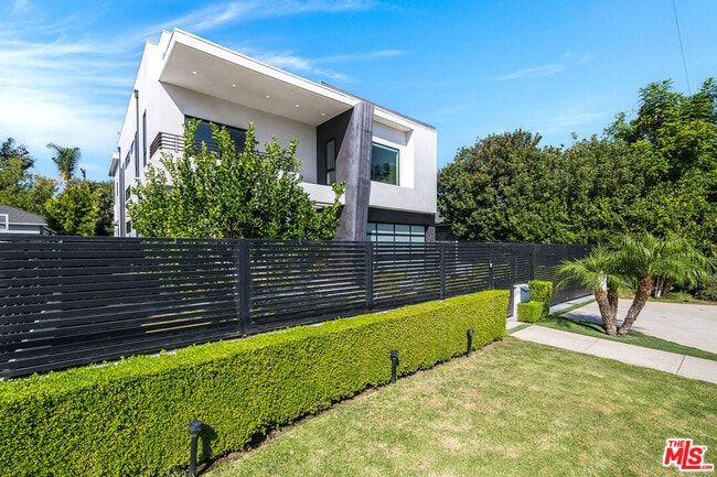 Building Photo - 5101 Rubio Ave