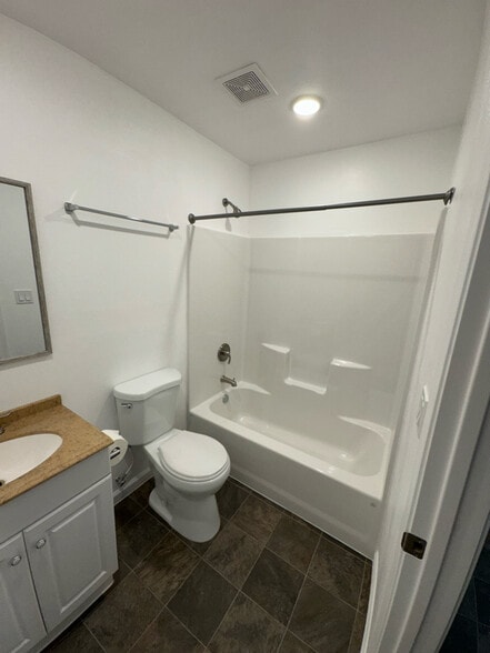 Building Photo - 1838 Phillips Ave